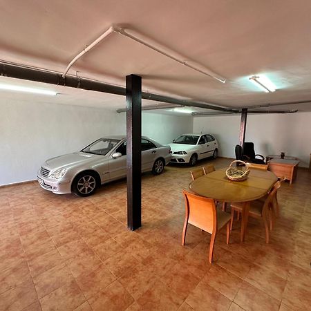 리나레스 Casa Grande De Tres Plantas Con Parking Gratis 빌라 외부 사진