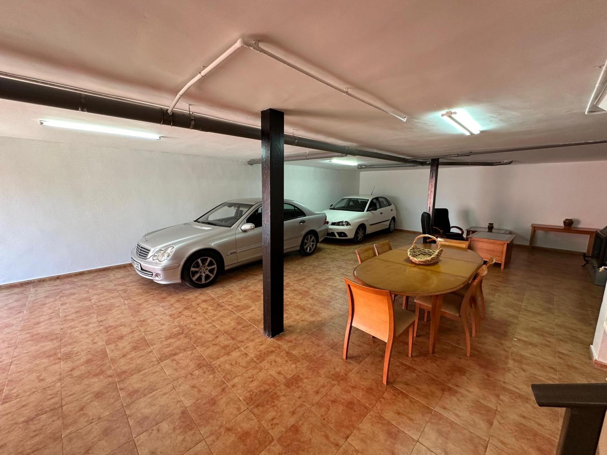 리나레스 Casa Grande De Tres Plantas Con Parking Gratis 빌라 외부 사진