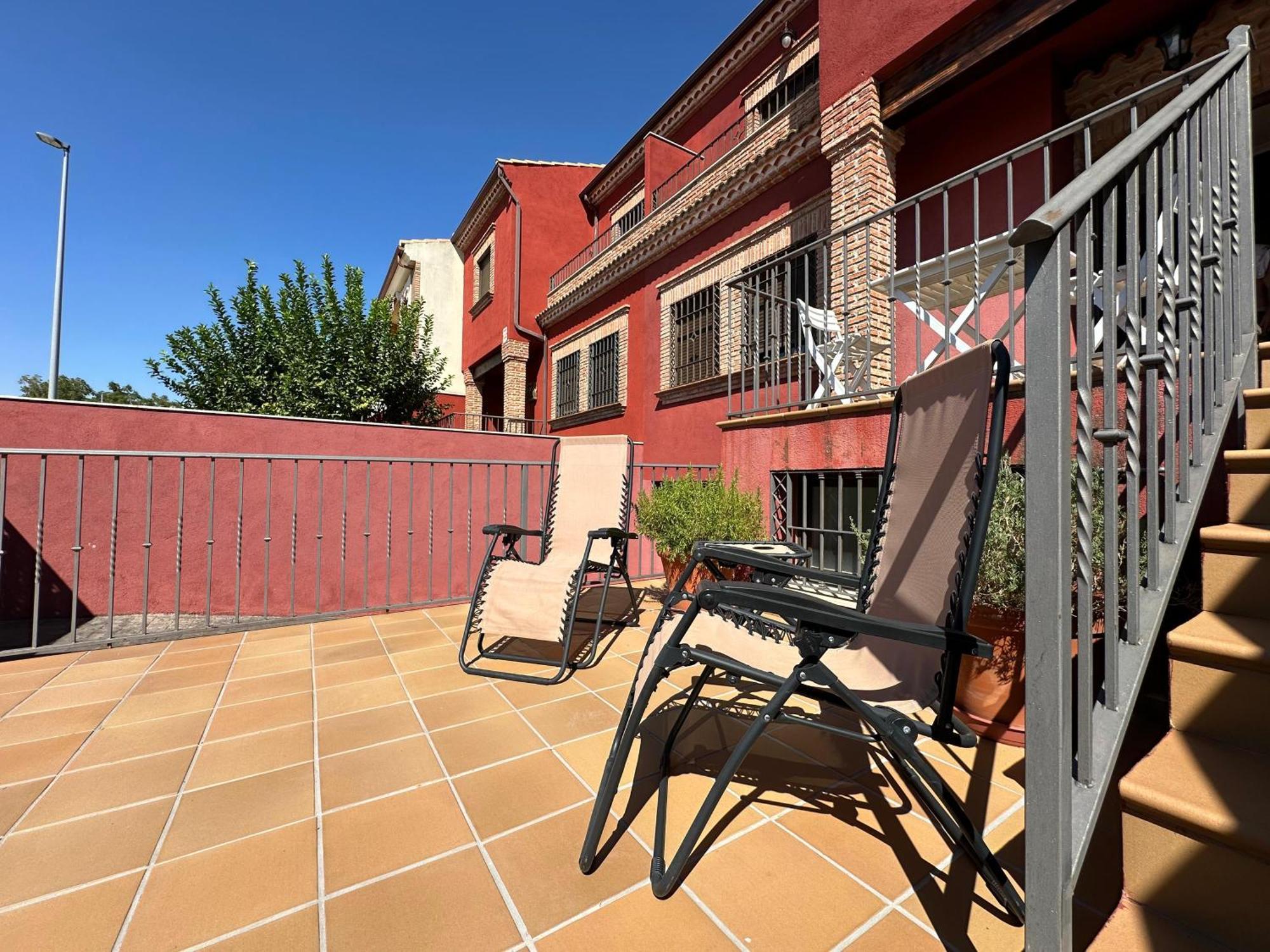 리나레스 Casa Grande De Tres Plantas Con Parking Gratis 빌라 외부 사진