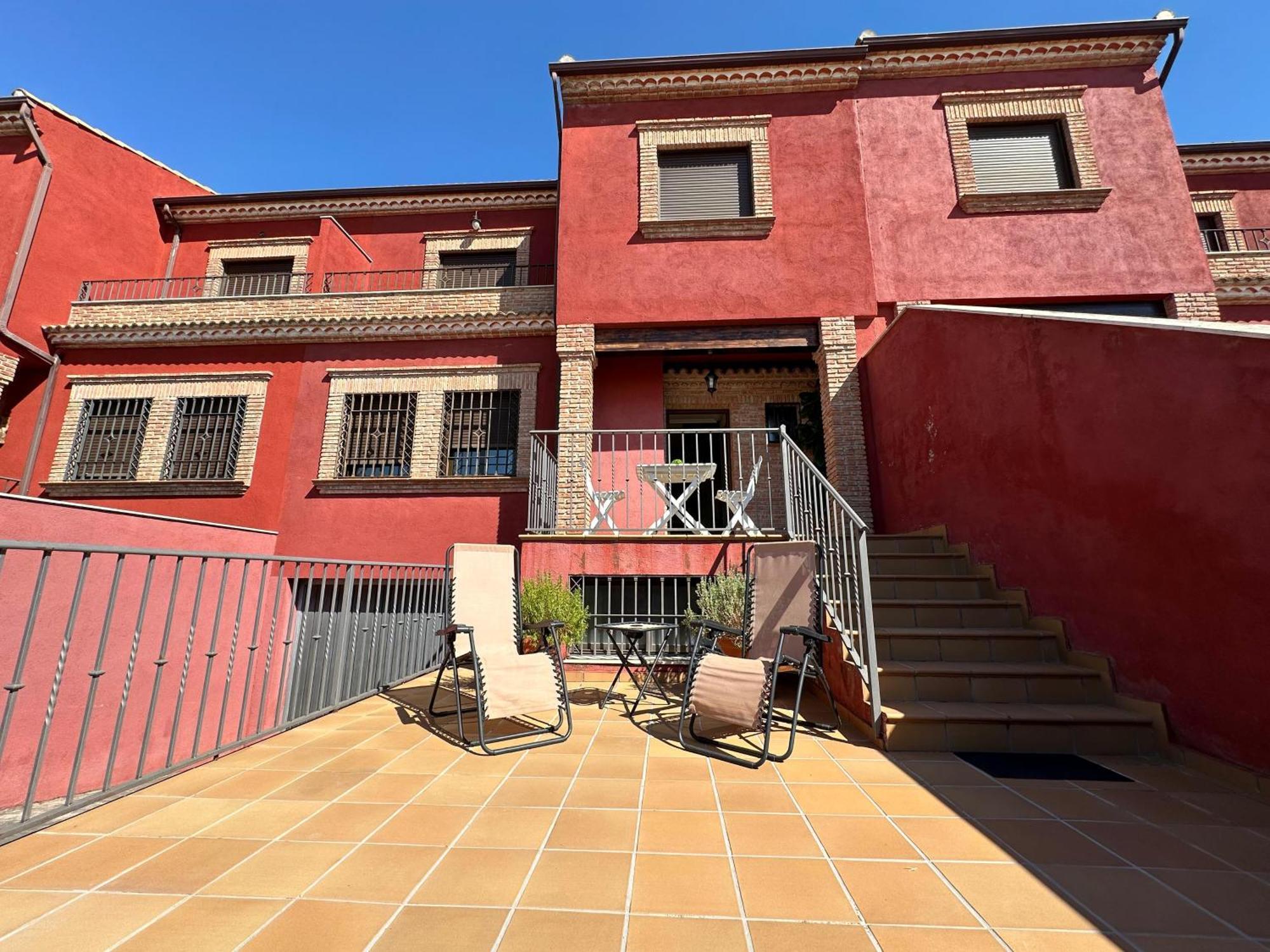 리나레스 Casa Grande De Tres Plantas Con Parking Gratis 빌라 외부 사진