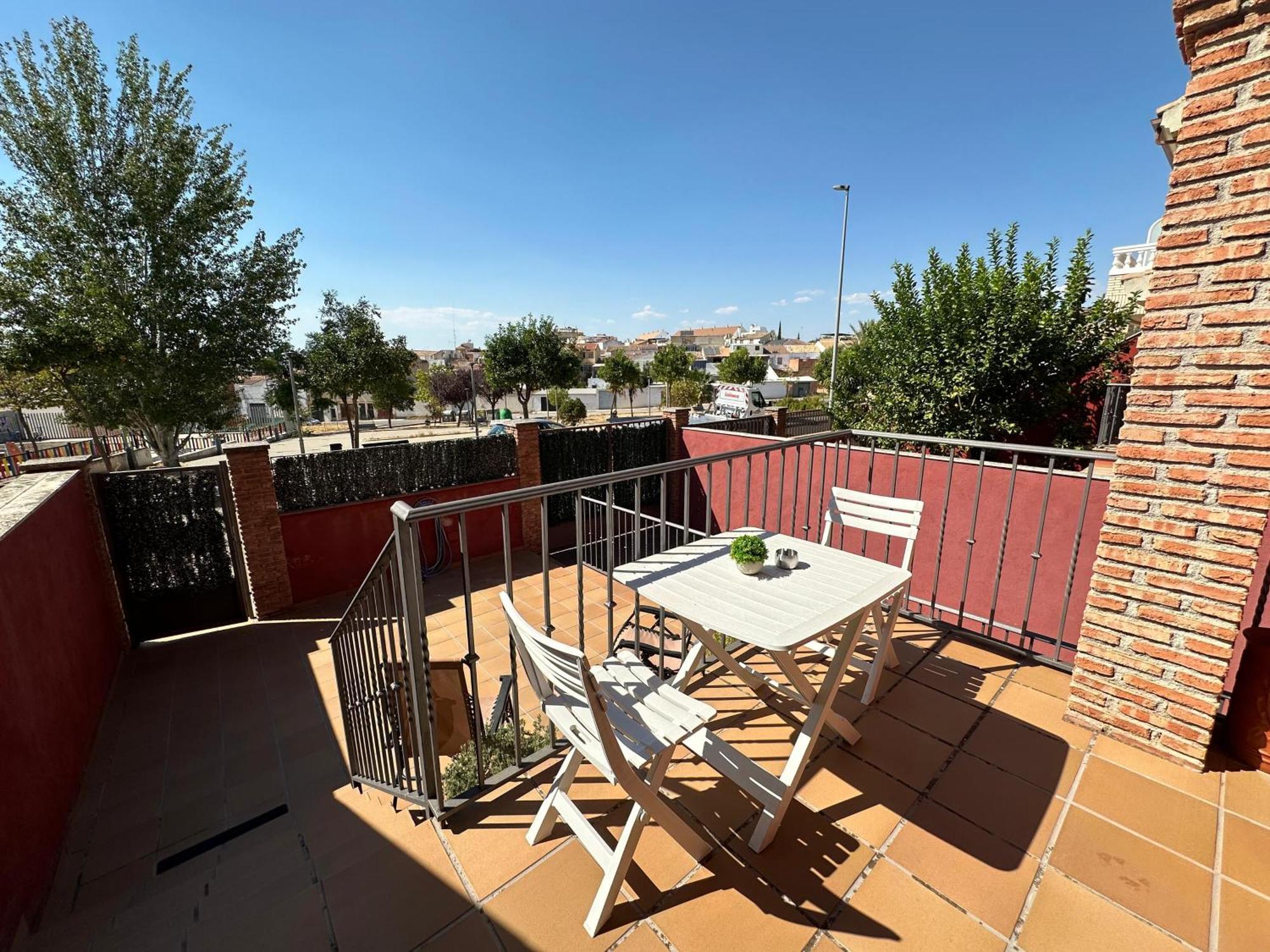 리나레스 Casa Grande De Tres Plantas Con Parking Gratis 빌라 외부 사진