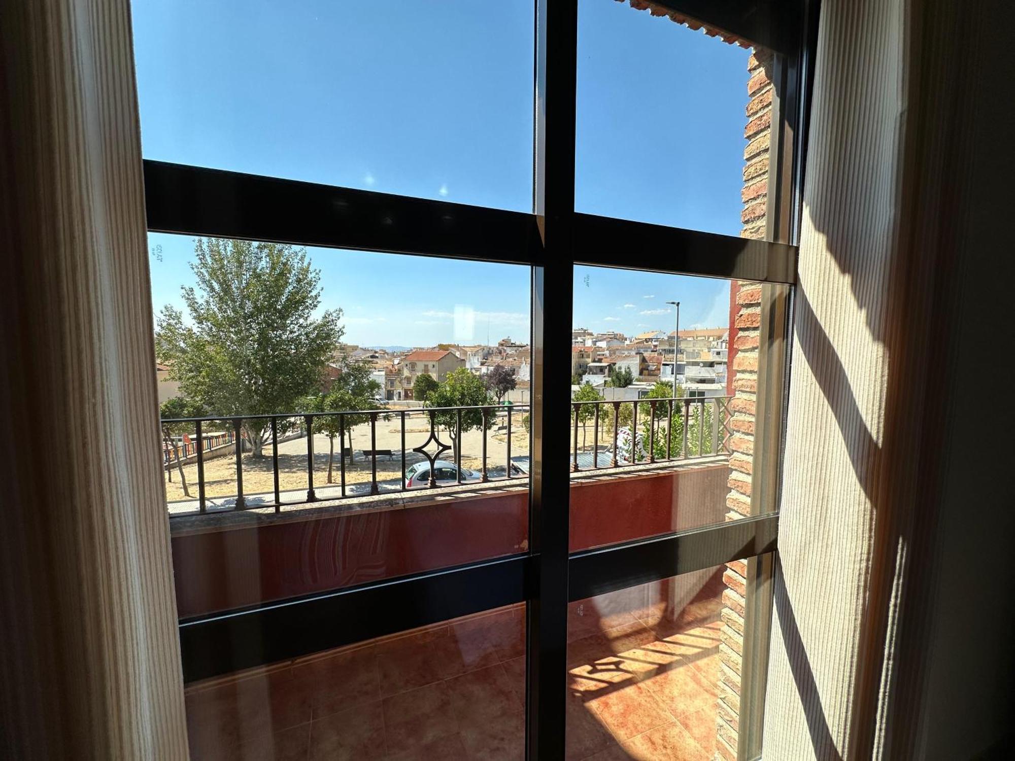 리나레스 Casa Grande De Tres Plantas Con Parking Gratis 빌라 외부 사진